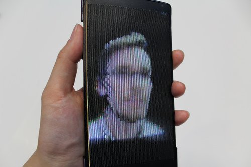 HoloFlex - smartphone com holograma HoloFlex da Human Media Lab