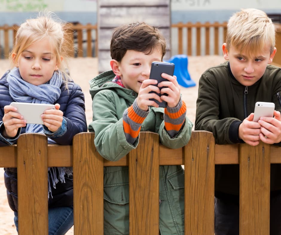 Children with Smartphones Children with Phones