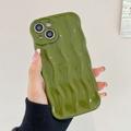 Capa Ondulada Linear 3D para iPhone 13 - Verde