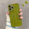Capa Ondulada Linear 3D para iPhone 15 Pro - Verde