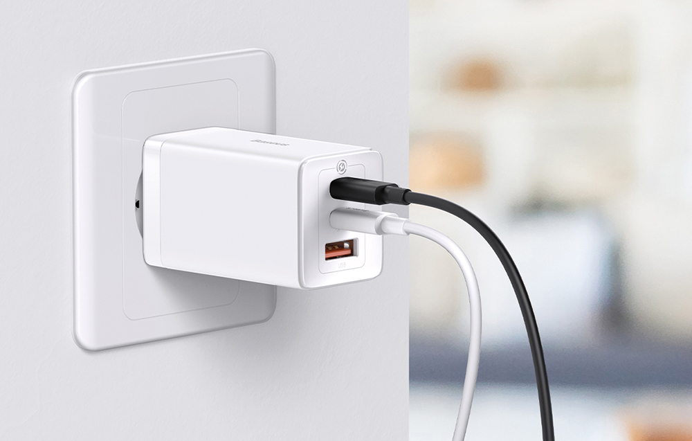 Carregador de parede Baseus GaN5 Pro 65W - 2xUSB-C, USB-A - Branco