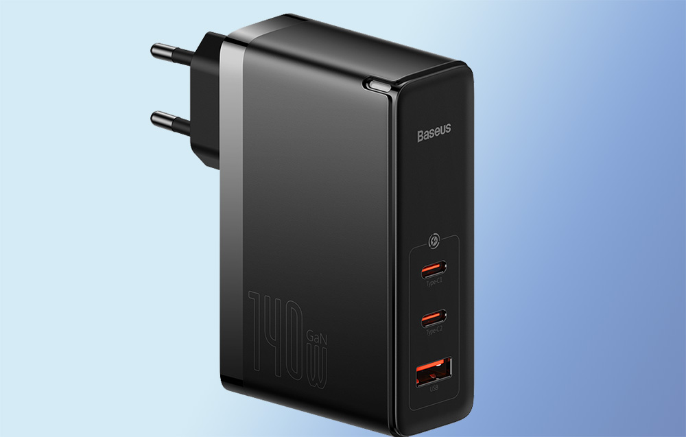 Carregador de parede Baseus GaN5 Pro 140W com cabo de carregamento USB-C - 2xUSB-C, USB-A - Preto